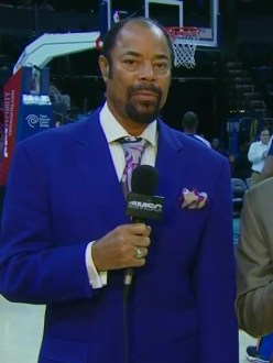 Grading Walt "Clyde" Frazier's suits one game at a time